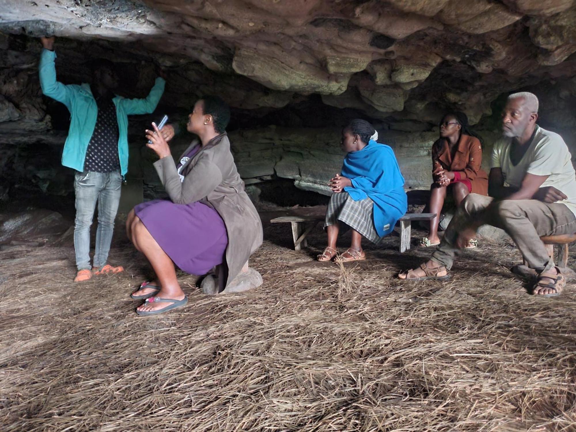 Dave The Cave Eco Lodge And Cultural Campsite Rubirizi Екстериор снимка