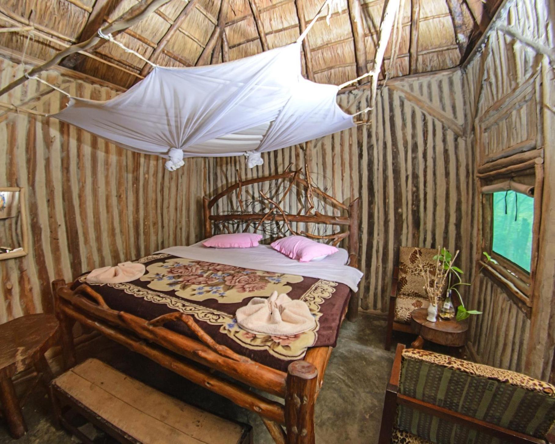 Dave The Cave Eco Lodge And Cultural Campsite Rubirizi Екстериор снимка